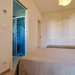 Welcoming Flat With Swimming Pool And Solarium Apartman