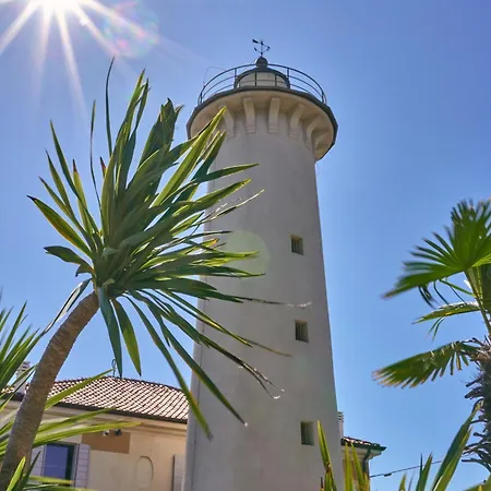 Welcoming Flat With Swimming Pool And Solarium Μπιμπιόνε