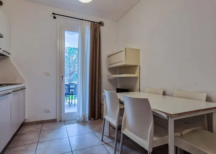 Apartment Welcoming Flat With Swimming Pool And Solarium Bibione