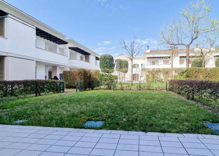 דירה Welcoming Flat With Swimming Pool And Solarium